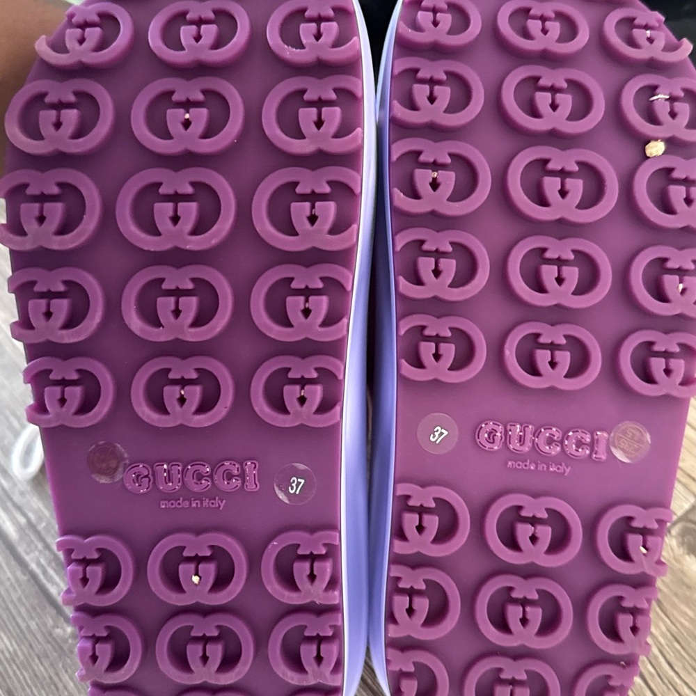 Gucci Light Pink Slide Sandals - Picture 2 of 2